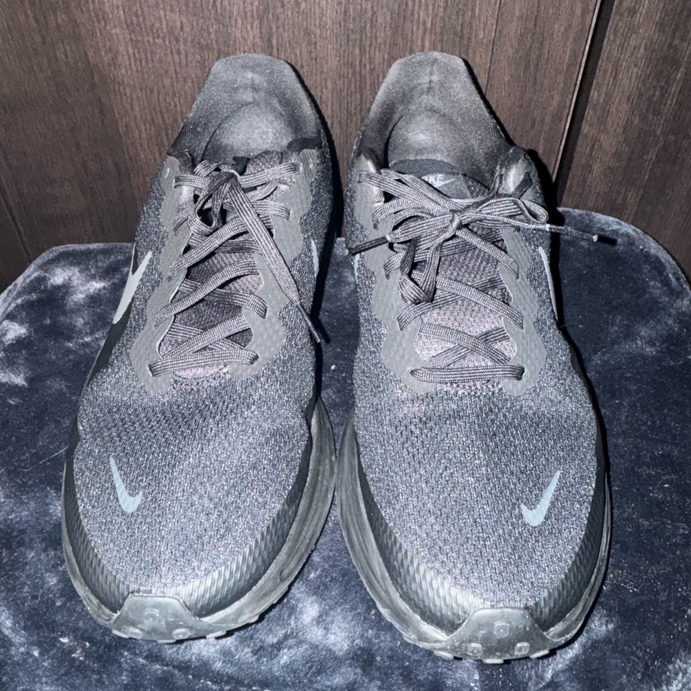 Nike Men's Black Athletic Shoes